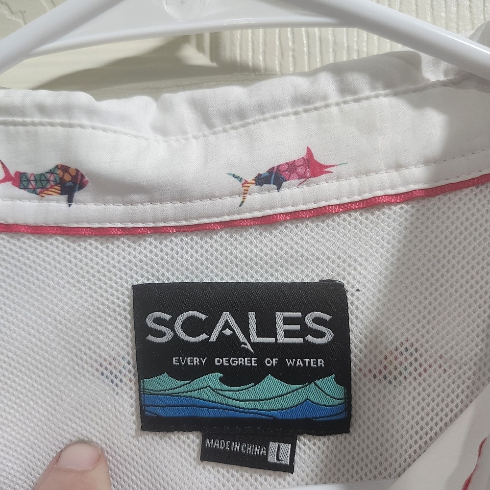 Scales Fishing Shirt L White Short Sleeve Button Front Vented Back Fish Print - Picture 7 of 11